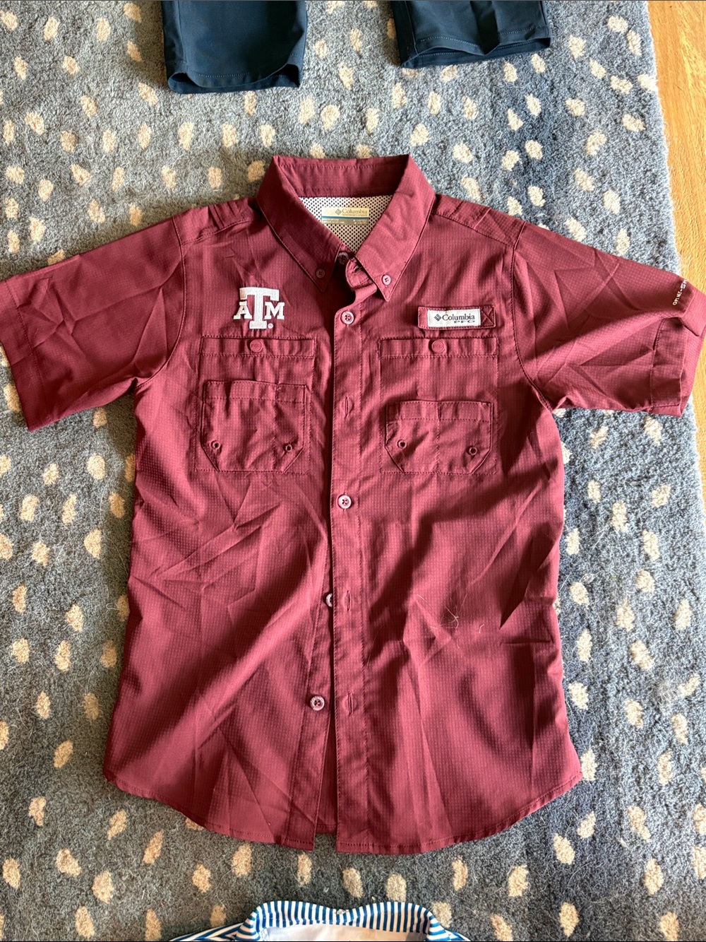 Columbia Maroon Short-Sleeve Collegiate Button-Up